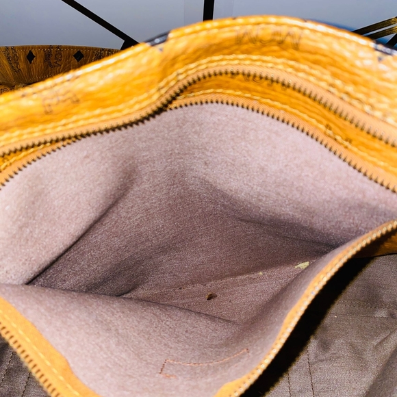 Sold!!Authentic MCM XL Germany tote - Picture 5 of 11